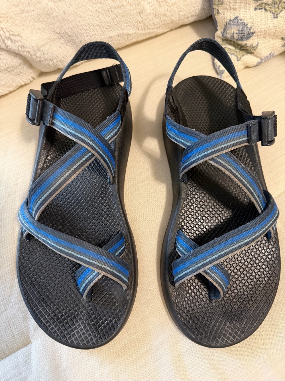Chaco Z/2 Classic Mens size 10